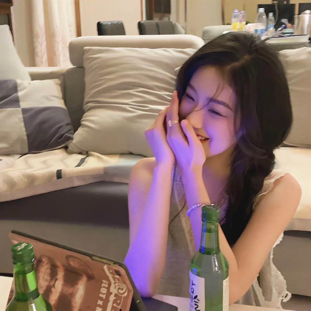 绽放的带刺玫瑰